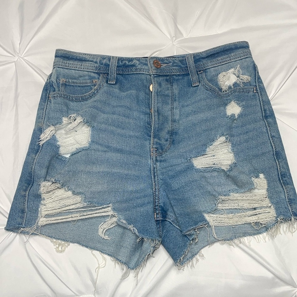 Hollister Ultra High Rise Distressed Mom Jean Shorts Size 25